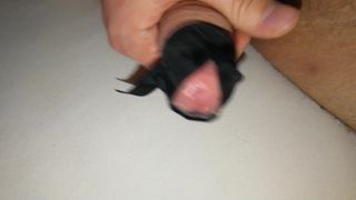 Sperma in doorzichtige cockhead bondage
