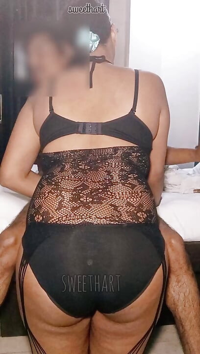 Chubby Girlfriend in Hotel Room - Get Ready