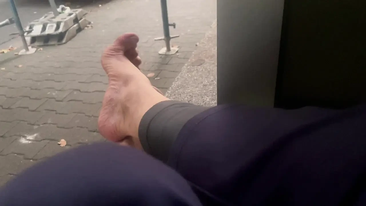 Even without paint, my feet look good