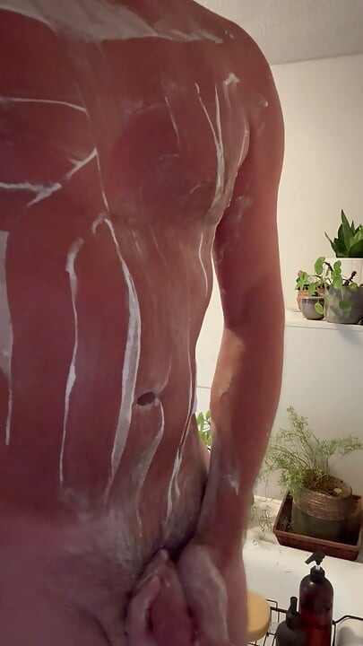 Shaving my hairy chest and loving the cream