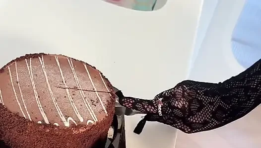 Seksi sarışın götten sikiliyor