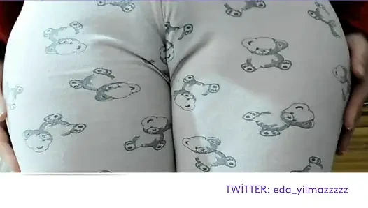 MASTURBATION IM PYJAMA – STREICHELTE MEINE MUSCHI – TÜRKISCHER PORNO – GROSSER HINTERN – TÜRKISCHE MILF – CAMEL TOE – DOGGY IM PYJAMA