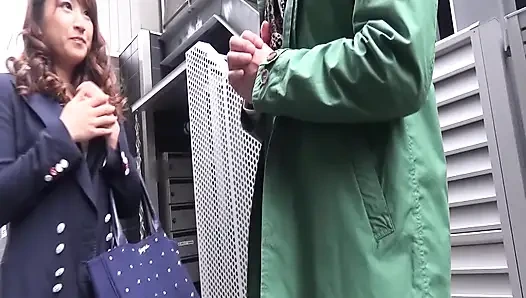 A068G09 The climax of the underwear model rushing into the fit and shooting SEX!