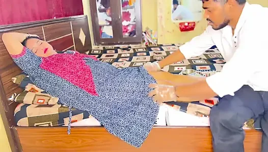 Cewek itu menyewaku untuk pijat relaksasi tapi hal-hal menjadi sangat bergairah