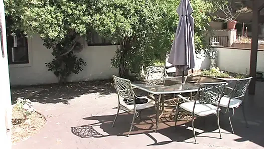 Hot blonde babe gives an amazing blowjob