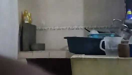 Karyawan ngentot dan nyepong kontol sambil cuci piring