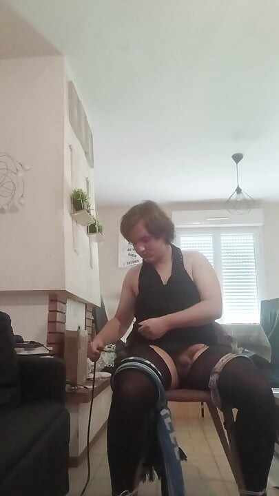 Self bondage, cumshot
