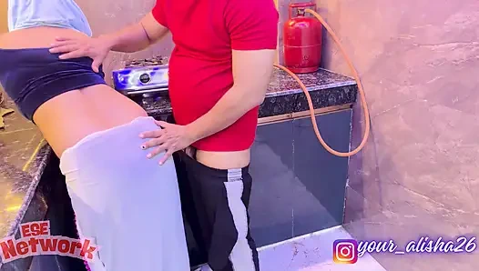 Bhabhi Ne Bulaya Sabzi Waale Ko Gharpe aur phir Ghapa-gap-ghapa-gap...