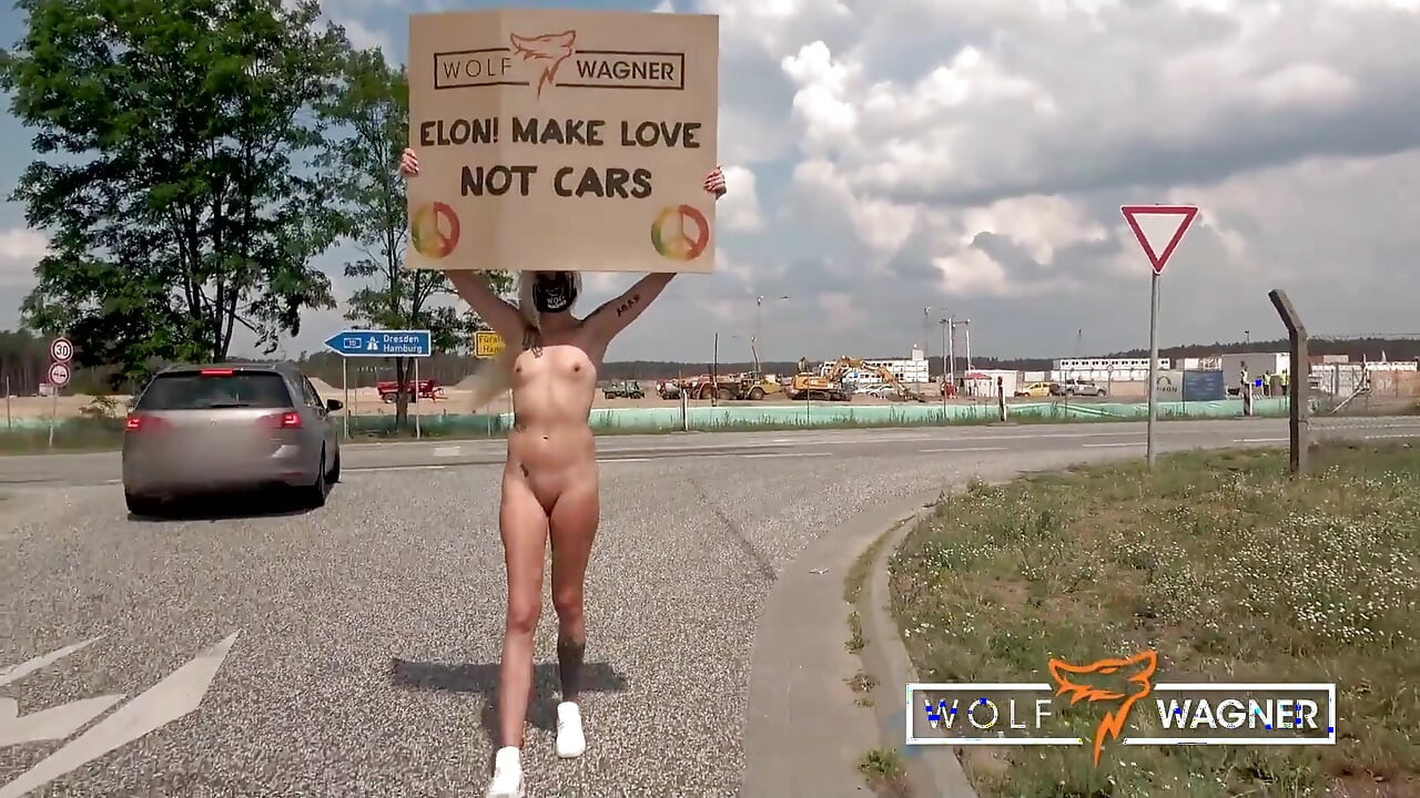 Tesla protest! Nude for a greater good! Kitty Blair demonstrates completely naked!