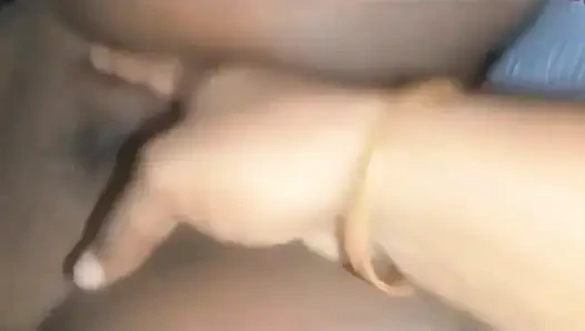 Lagi asik mainin memeknya