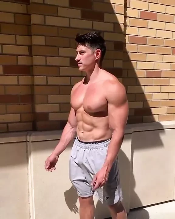 Hot Pec Guy