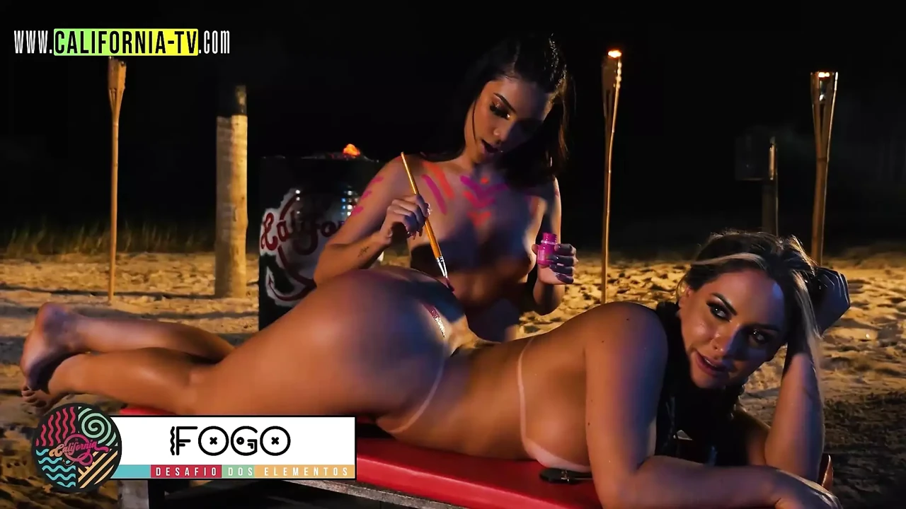 IARA FERREIRA, CALIFORNIA'S MUSE IS SPOTTED NAKED ON A BRAZILIAN BEACH!