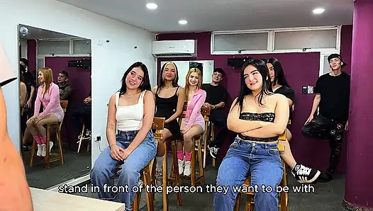 Pelajaran seks yang berakhir dengan erangan dan erangan di mana-mana