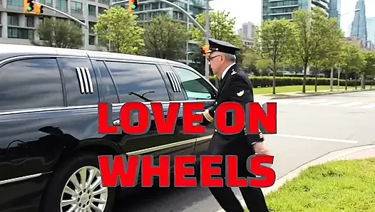 SEKS HOT DI ATAS RODA PANAS DENGAN ADAMANDEVE DAN LUPO