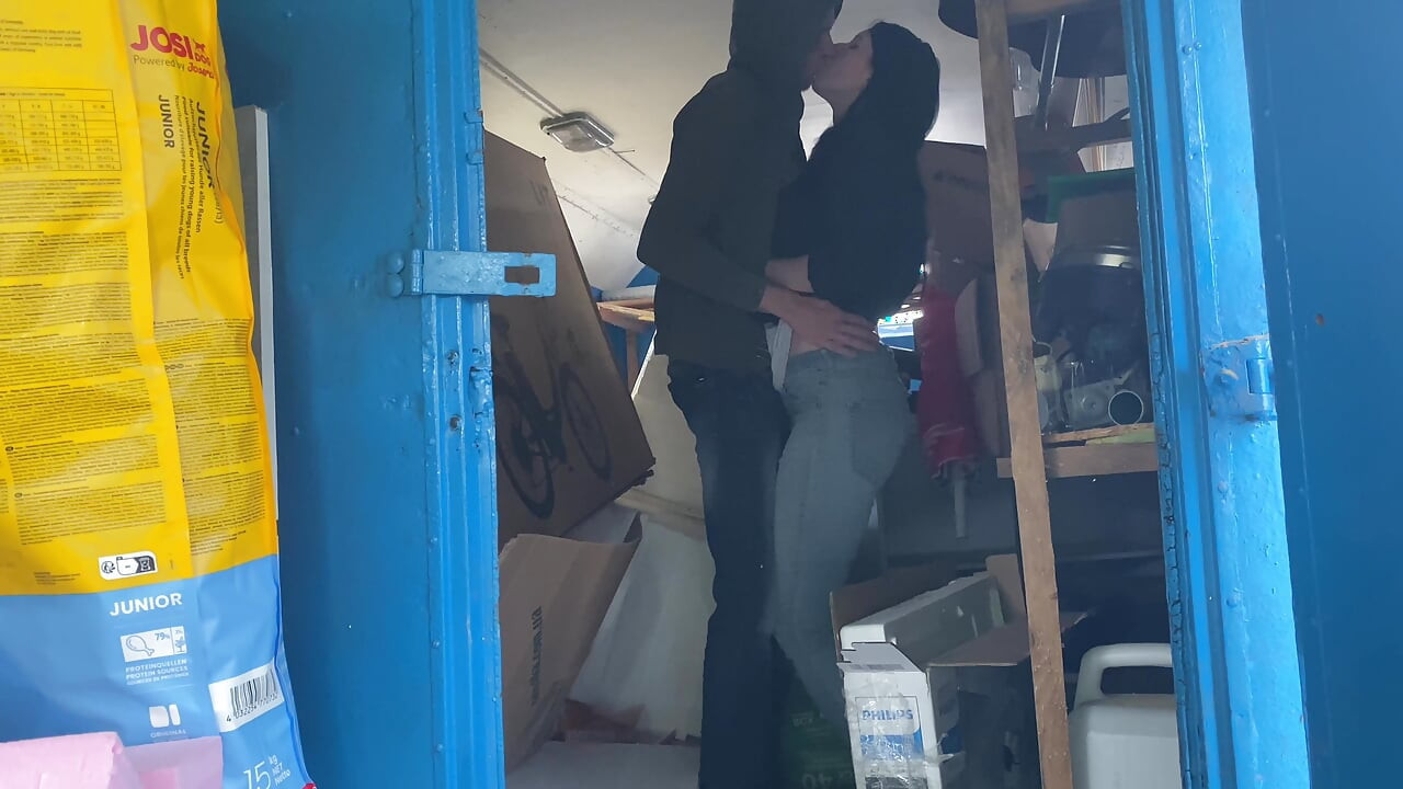 A warehouse worker fucked the manager hard right there on the boxes and put her in her place