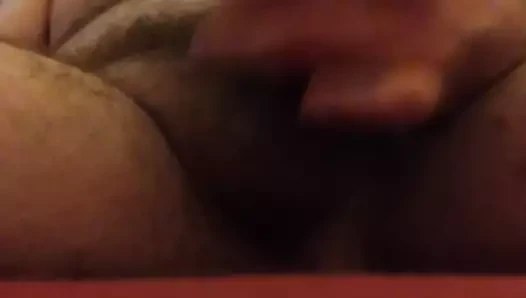 Ayı sünnetini sıvazlıyor