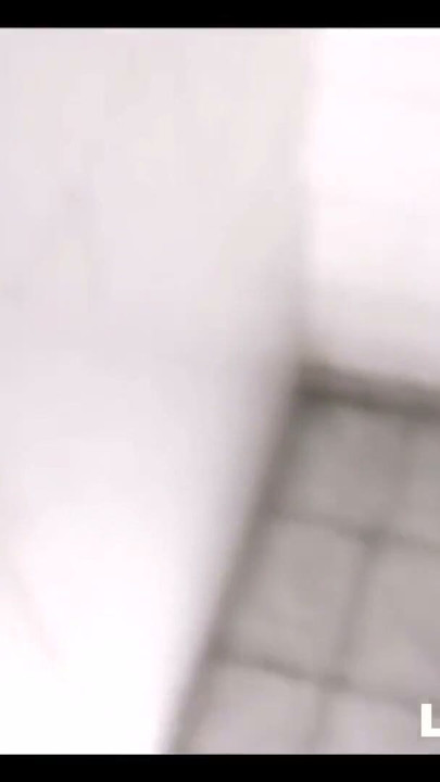 Kötü oğlan latino twink ücretli üçlü yabancı içinde banyo | Klip 1