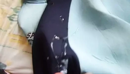 Mavi neoprene ceketine büyük boşalma