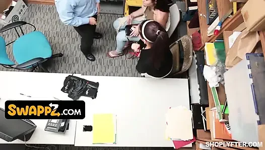 Shoplifting Stepdaughter Peyton Robbie And Her Mom Sheena Work Out A Deal With The Officer
