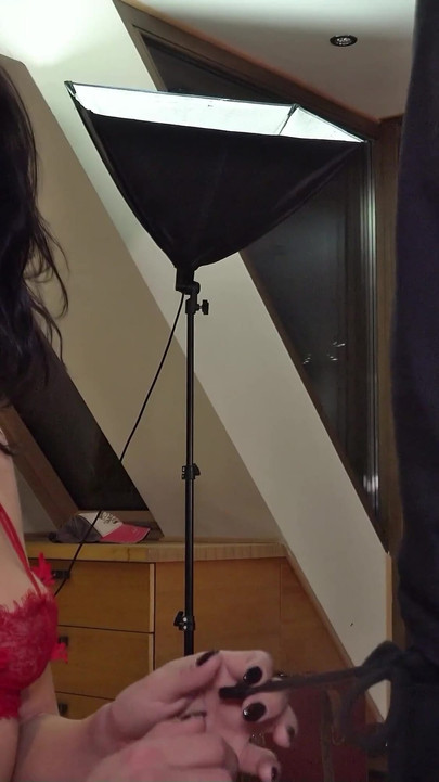 Detik kuat dari "Pengakap Jerman - Awek Semula jadi Dolly Diore (28) Di Casting Fuck Pertama"