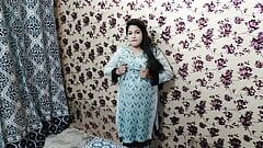 น้าสาวอินเดียตูดใหญ่ใช้นิ้วกับหีชัดเจน Urdu$&ภาษาฮินดีเสียงเซ็กซี่