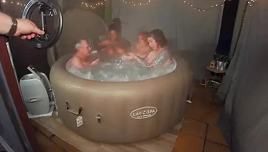 Jakuzide grup eğlencesi mfff