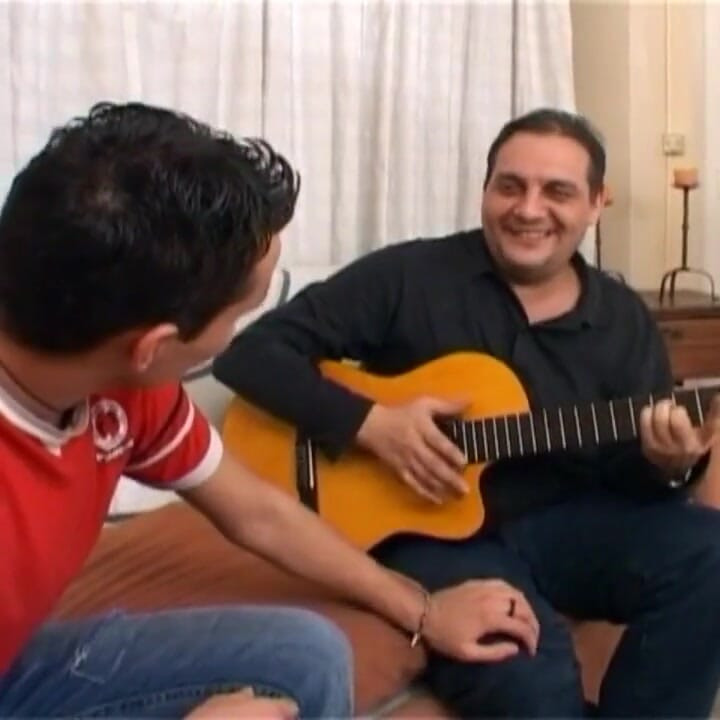 拉丁男人喜欢鸡巴插他的菊花