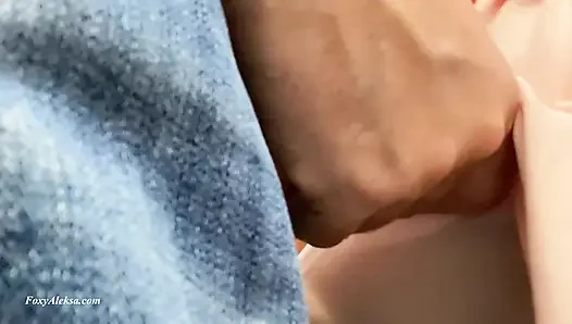 Omg!!! Pantatku dicrot di dalam sama kontol cowok ini! Dia melakukan ini padaku di kereta bawah tanah!