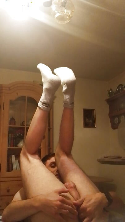 Young man wants to suck cock and fuck my asshole hard