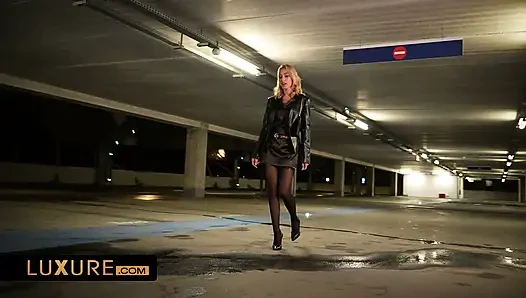 Malam fetish kaki bareng kelly collins