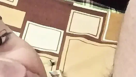 Der Spaß, die muschi des freundes zu essen, ist anders.