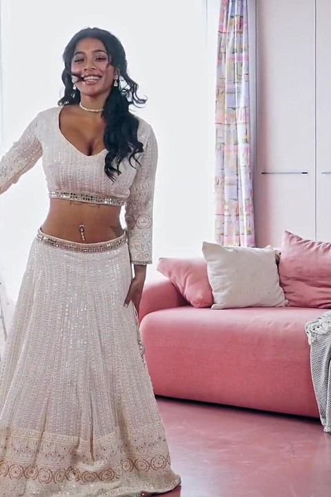 Bonus - Busty Indian Porn Queen Yasmina Khan Masturbate for You