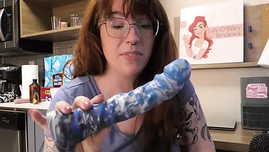 NSFW Review of the Night King Dildo by Uberrime