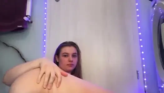 Squirting mit riesigem dildo jucielussie
