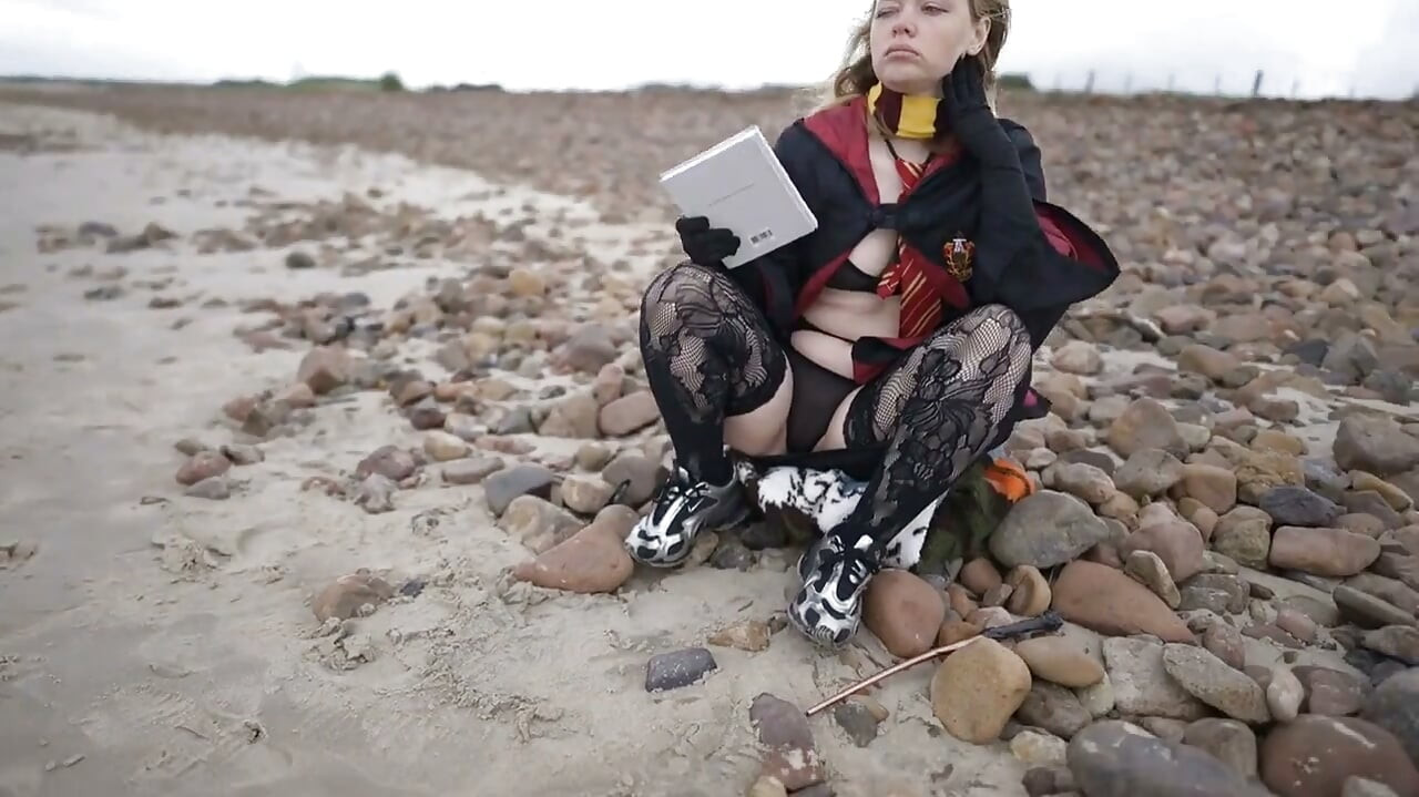 Time Stop Halloween: Witch Cosplay at Magic Spell
