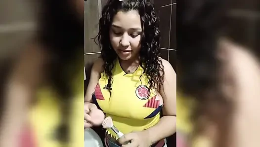 Ich denke, ich bin nicht genug von einer Frau für mich selbst Ehemann lehnt mich immer zurück, ich sage ihm, ich will ficken und alles endet falsch!