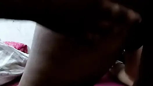 Karım seksi bir adamla sikişiyor