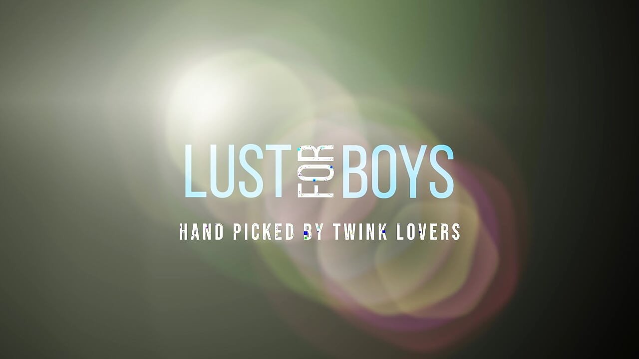 LustForBoys Felix Hanan bawi się swoim kutasem i tyłkiem dildem i cipką zabawką