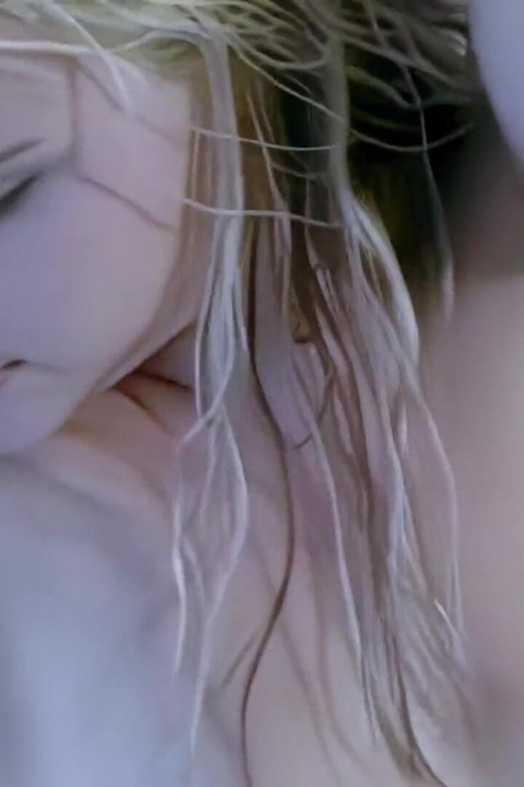 Anastasia Mayo: เย็ดเปลื้องผ้าบนโซฟาเล็กน้อย