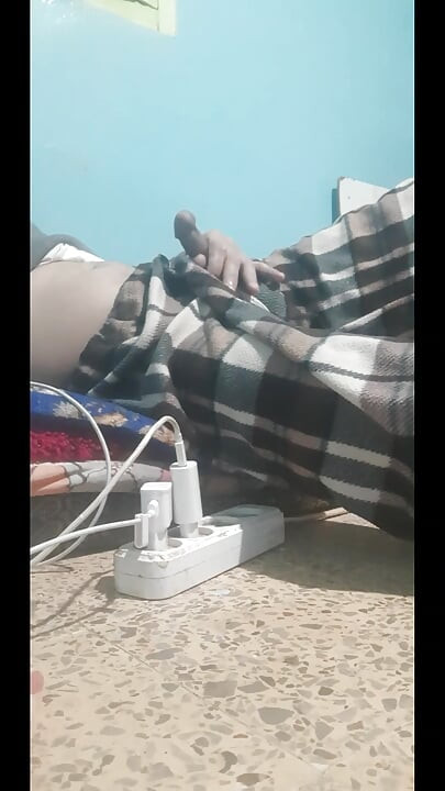 سحب القضيب من فتحة في البنطال