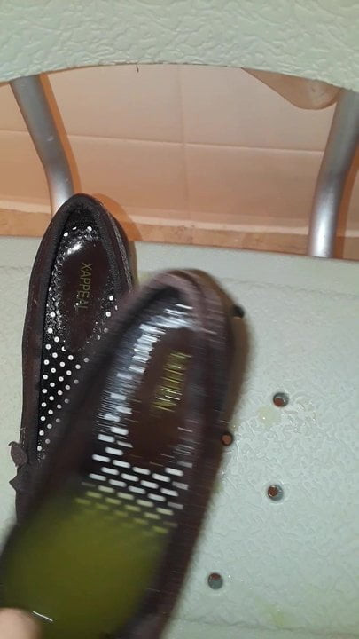 Betty's heels pissed 3