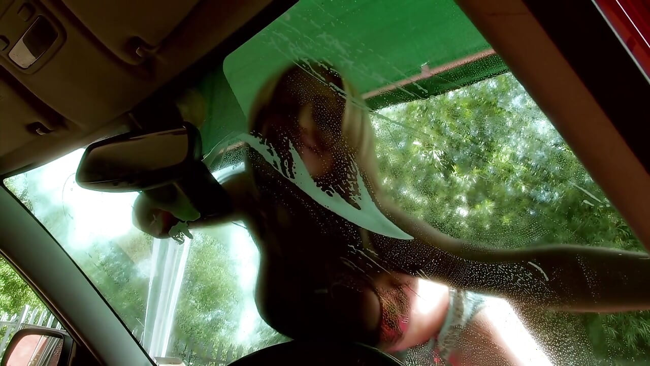 Blonde Bombshell Wild Car Sex Outdoor Fuck