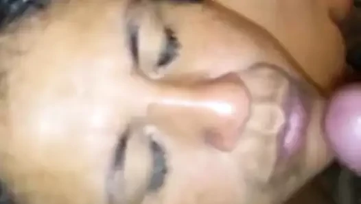 Elodia是一个肮脏的荡妇的定义。