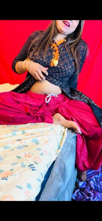 Bhabi hot romance with desi boy hardcore (hindi audio)