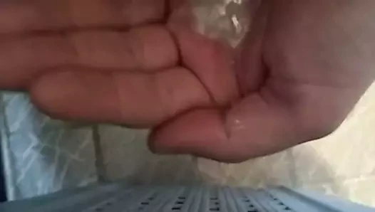 Cumming in hand (Svrsavanje u ruku)