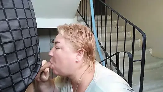 Sucking my cock in the entrance