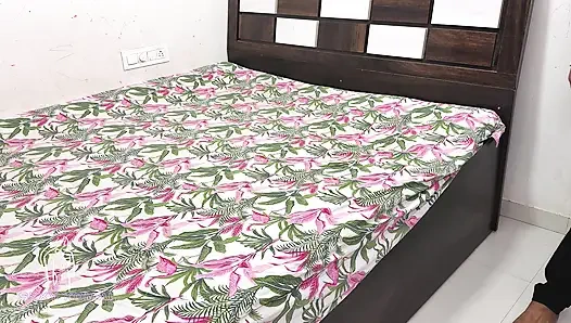 Komal was shopping in the mall, when she saw her old boyfriend, she came with it.