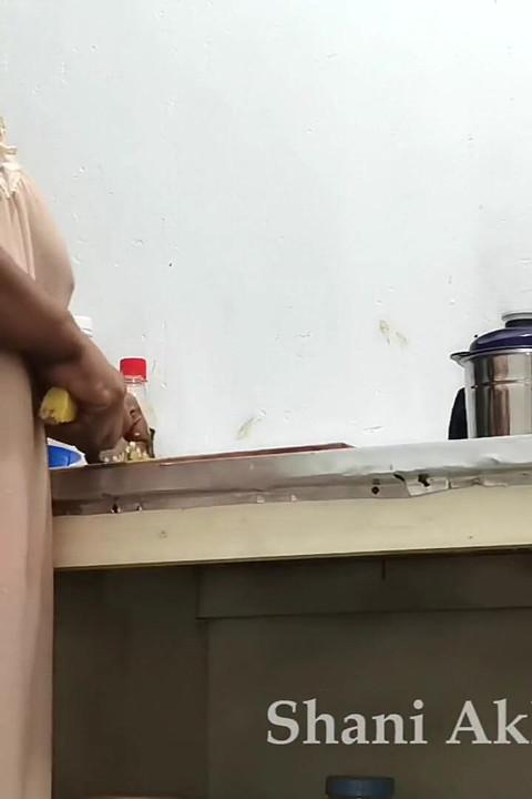 Sri Lankan Mature MILF Cheating on Husband When Not at Home