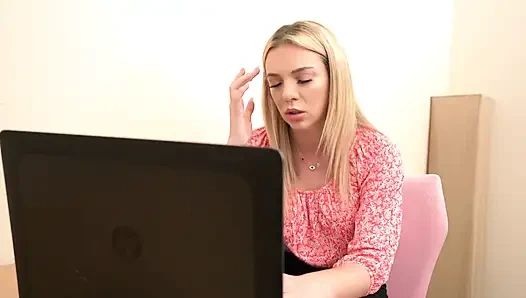 Gold Valkyrie Chapter 2 - Encounter with a Henchman