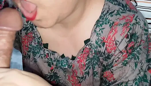 Müslüman evli kadın sıkışıyor ve kocası yardım edebilir